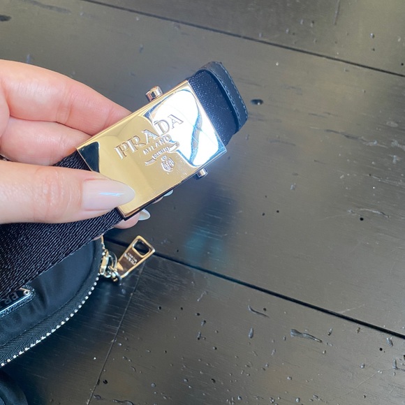 PRADA BELT BAG with 2 Pouches with zippers - Picture 2 of 7